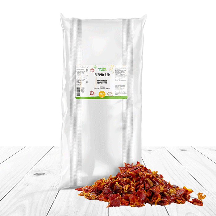 Red paprika cut 10x10mm