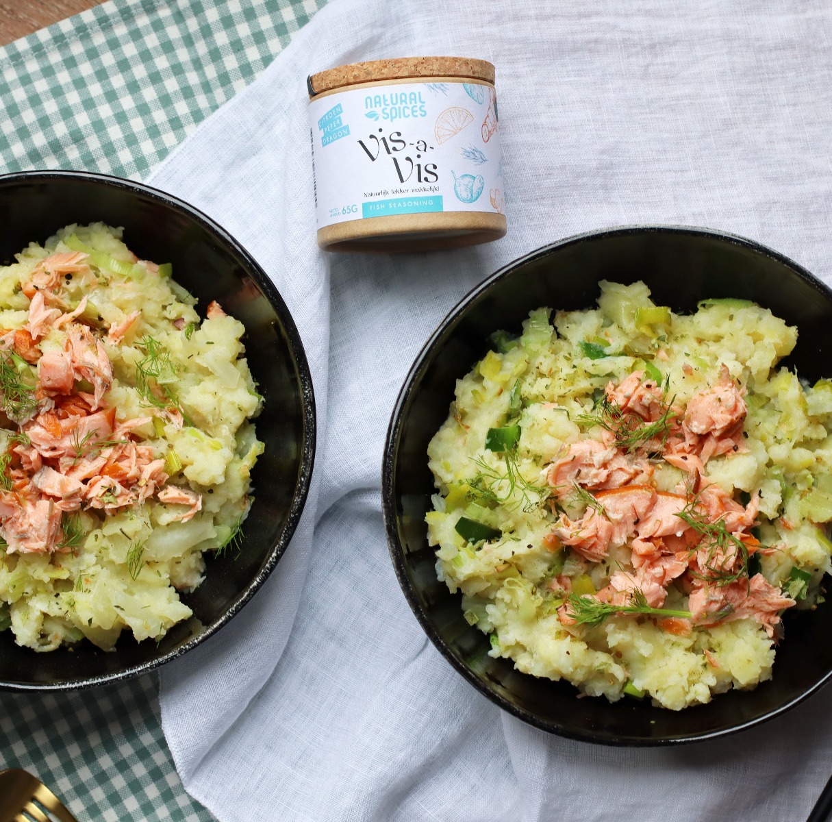 Stew with smoked salmon and Vis-a-vis fish seasoning